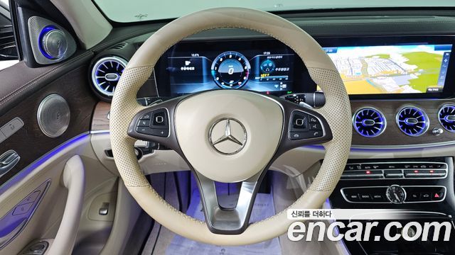 Mercedes-Benz E-Class 2017 — photo 15