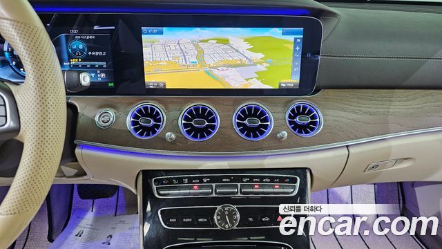 Mercedes-Benz E-Class 2017 — photo 16