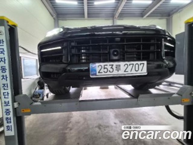 Porsche Cayenne 2024 — photo 1
