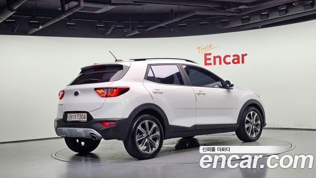 Kia Stonic 2018 — photo 2