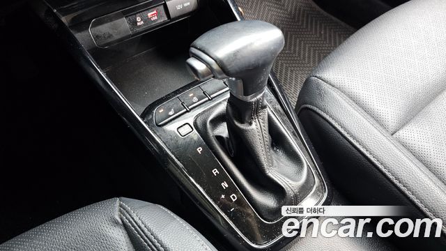 Kia Stonic 2018 — photo 9