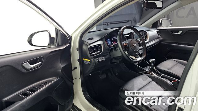 Kia Stonic 2018 — photo 10