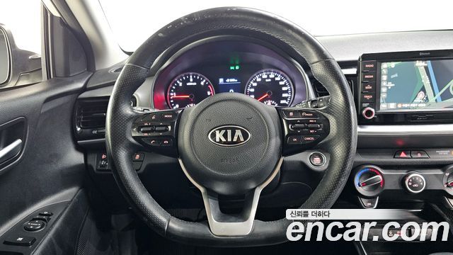 Kia Stonic 2018 — photo 13
