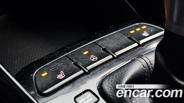 Kia Stonic 2018 — photo 17