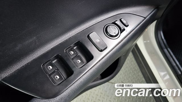 Kia Stonic 2018 — photo 18