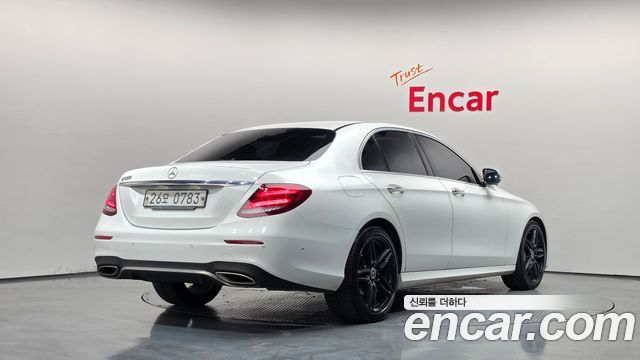 Mercedes-Benz E-Class 2019 — photo 2