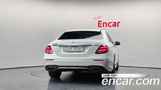 Mercedes-Benz E-Class 2019 — photo 4