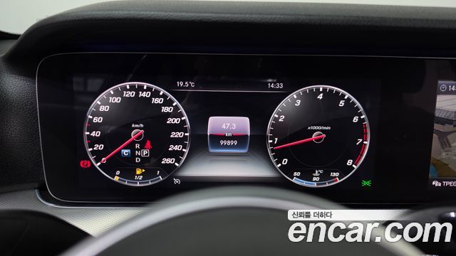 Mercedes-Benz E-Class 2019 — photo 8