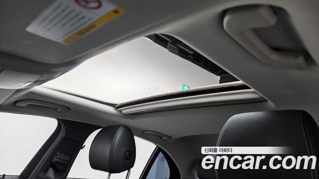 Mercedes-Benz E-Class 2019 — photo 19