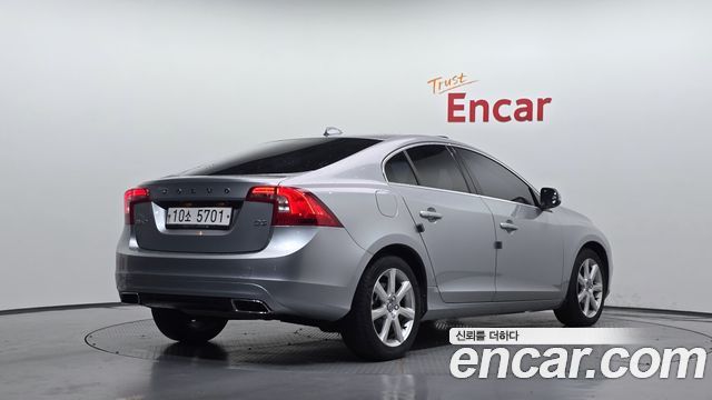 Volvo S60 2017 — photo 2