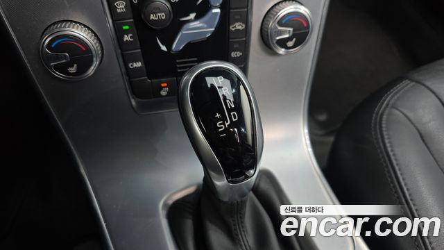 Volvo S60 2017 — photo 9