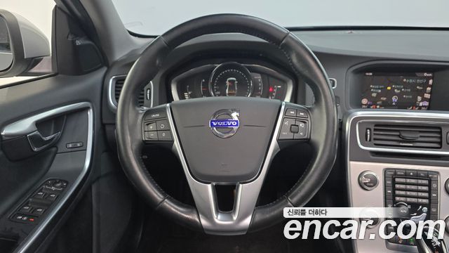 Volvo S60 2017 — photo 15