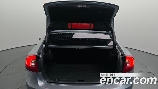 Volvo S60 2017 — photo 19