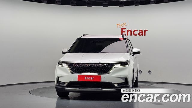 Kia Canival 2023 — photo 3