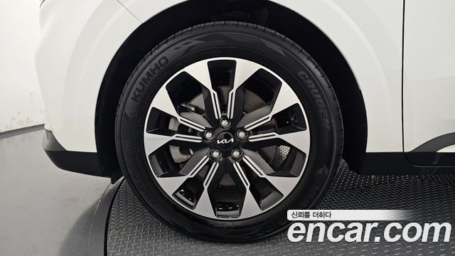 Kia Canival 2023 — photo 5