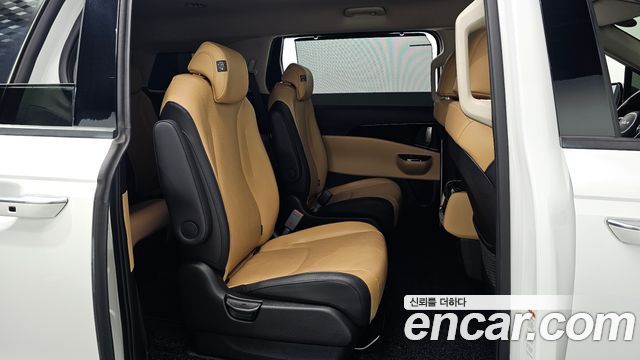 Kia Canival 2023 — photo 12