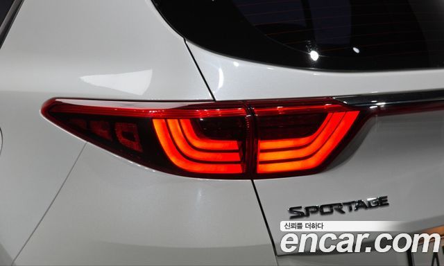 Kia Sportage 2016 — photo 9