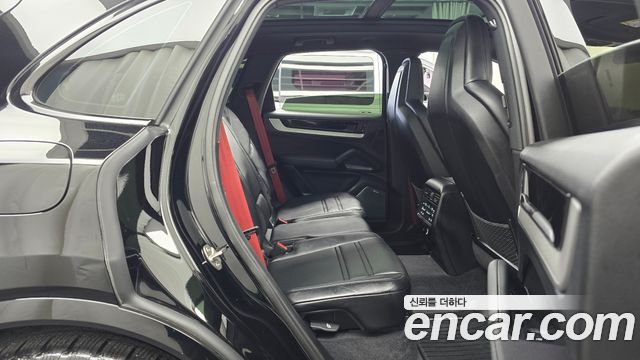 Porsche Cayenne 2024 — photo 17