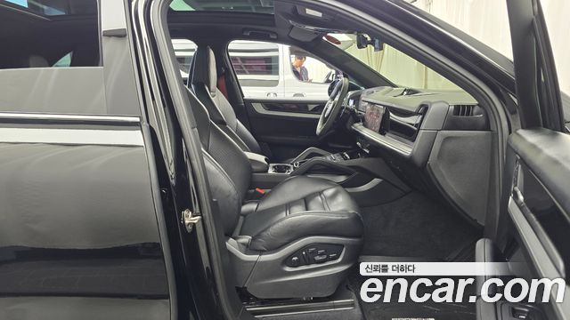 Porsche Cayenne 2024 — photo 16