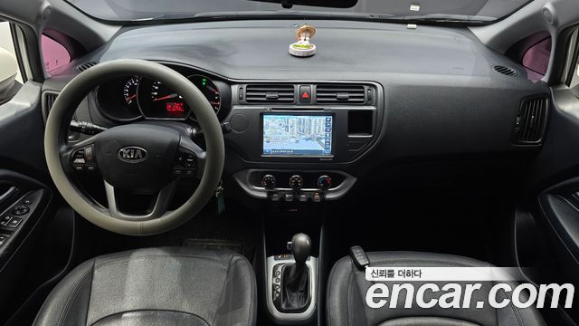Kia pride 2014 — photo 10