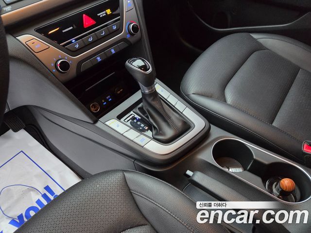Hyundai AVANTE 2018 — photo 7