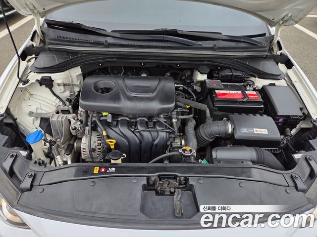 Hyundai AVANTE 2018 — photo 15