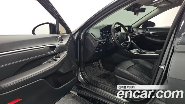 Hyundai Sonata 2022 — photo 13