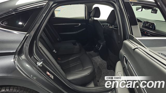 Hyundai Sonata 2022 — photo 17