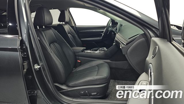 Hyundai Sonata 2022 — photo 16