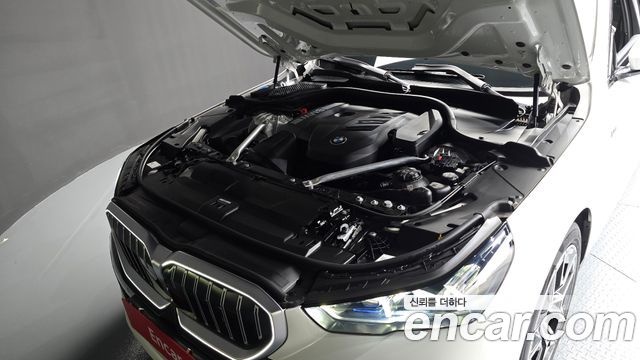 BMW 5-Series 2024 — photo 6
