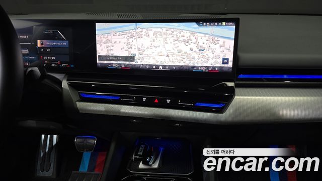 BMW 5-Series 2024 — photo 19