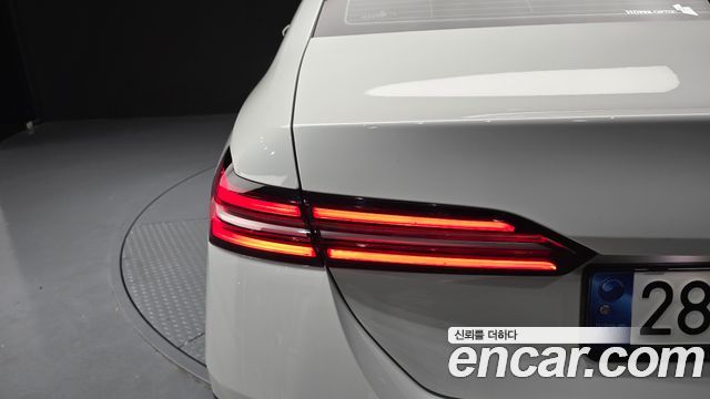 BMW 5-Series 2024 — photo 9