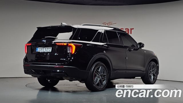 Ford Explorer 2025 — photo 2