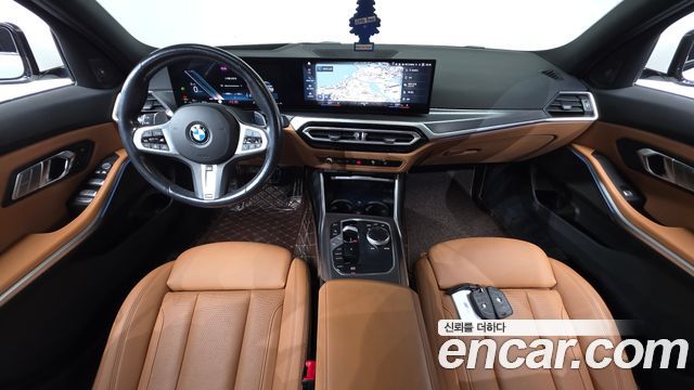 BMW 3-Series 2024 — photo 10