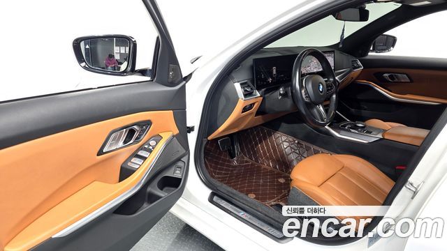 BMW 3-Series 2024 — photo 13