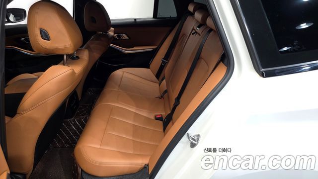 BMW 3-Series 2024 — photo 17