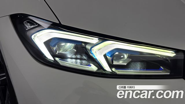 BMW 3-Series 2024 — photo 8