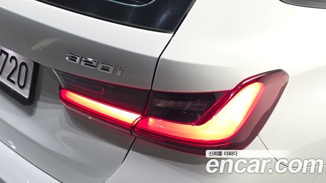 BMW 3-Series 2024 — photo 9