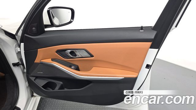 BMW 3-Series 2024 — photo 14