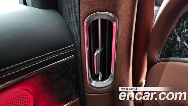 Genesis G90 2023 — photo 36