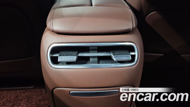 Genesis G90 2023 — photo 37