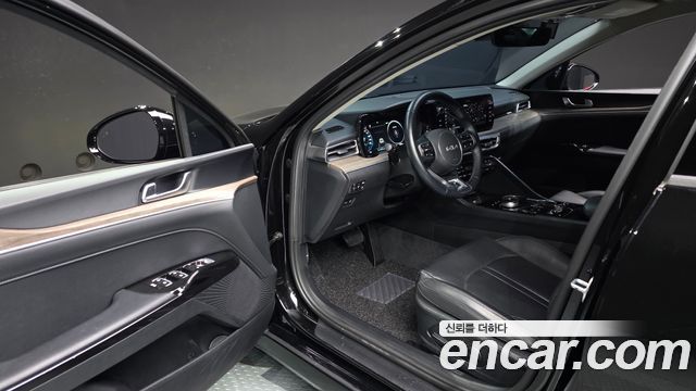 Kia K5 2023 — photo 13