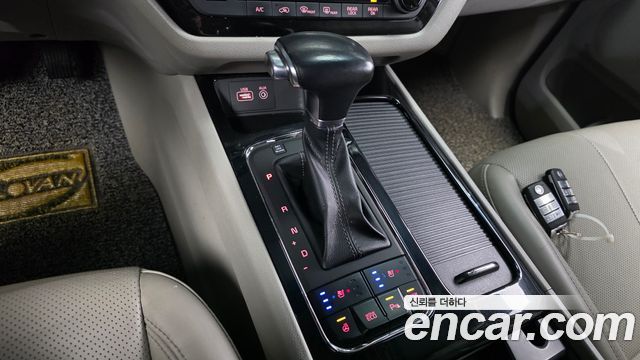 Kia Canival 2018 — photo 12