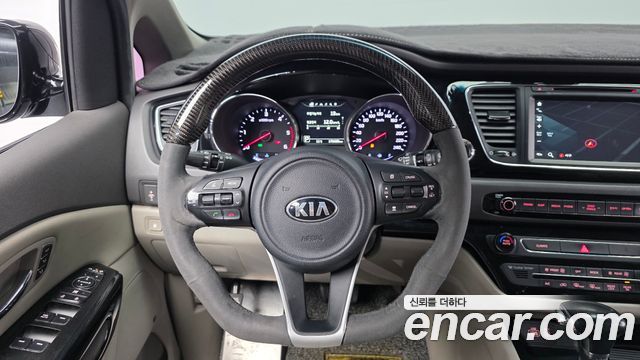 Kia Canival 2018 — photo 19