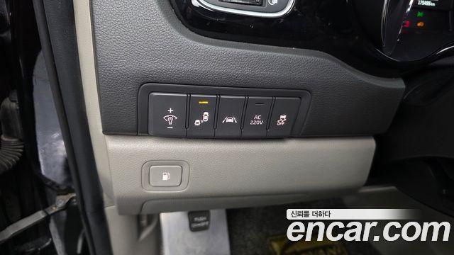 Kia Canival 2018 — photo 23