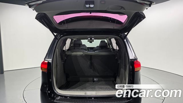 Kia Canival 2018 — photo 26