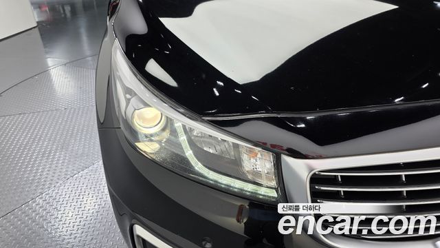 Kia Canival 2018 — photo 8