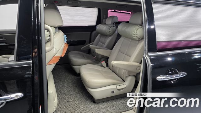 Kia Canival 2018 — photo 16