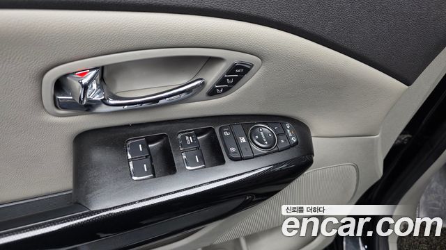 Kia Canival 2018 — photo 28