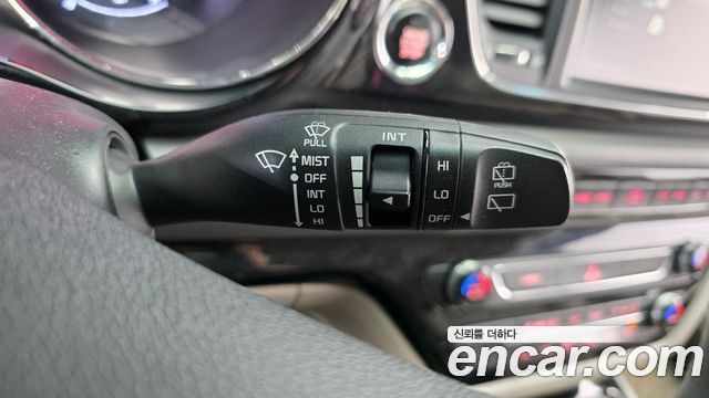 Kia Canival 2018 — photo 30
